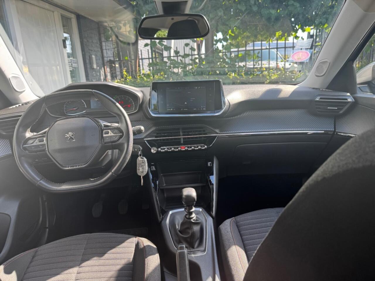 Peugeot 2008 1.2 Active Pack + Car-play + LED + Nav + Pdc - 92 dkm!