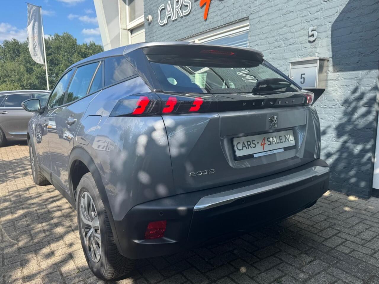 Peugeot 2008 1.2 Active Pack + Car-play + LED + Nav + Pdc - 92 dkm!