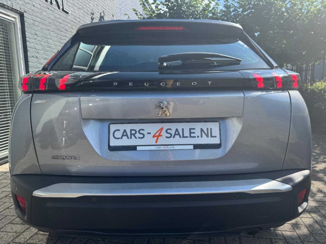 Peugeot 2008 1.2 Active Pack + Car-play + LED + Nav + Pdc - 92 dkm!