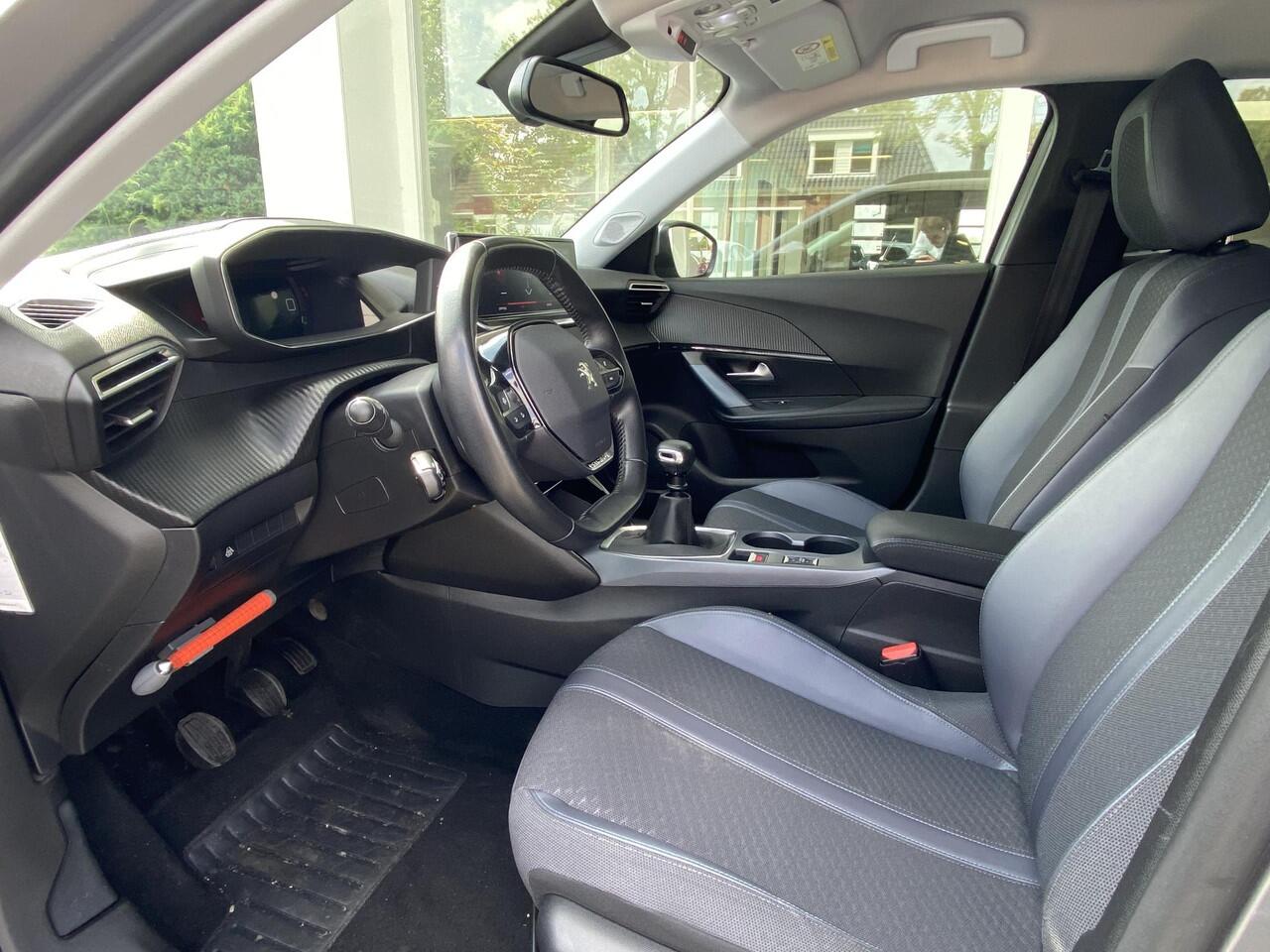 Peugeot 2008 1.2T 130pk Allure | Keyless Entry | 3D Cockpit | Achteruitrijcamera | Navigatie | Parkeersensoren | Apple Carplay/Android Auto