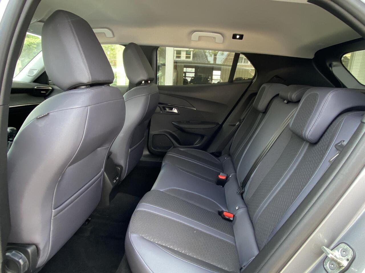 Peugeot 2008 1.2T 130pk Allure | Keyless Entry | 3D Cockpit | Achteruitrijcamera | Navigatie | Parkeersensoren | Apple Carplay/Android Auto