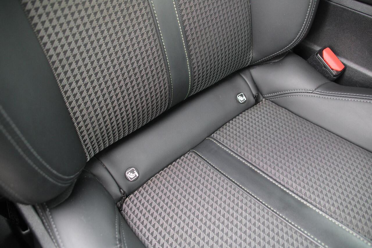 Peugeot 2008 1.2 PureTech 130pk GT-Line Airco Carplay Camera Stoelverwarming Dealer onderhouden