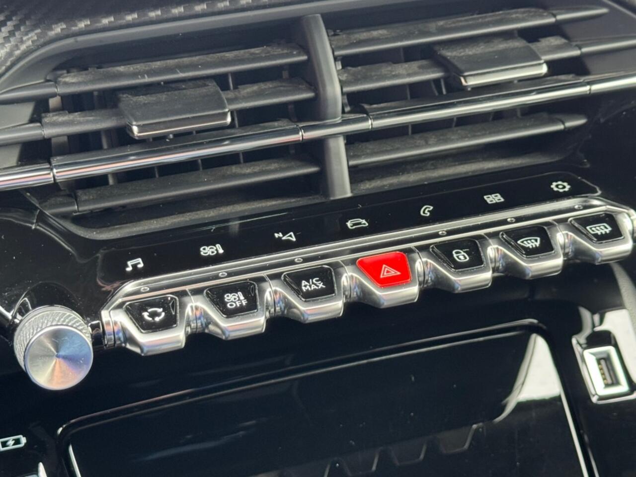 Peugeot 2008 1.2 TURBO AUT. 130PK GT-LINE LED NAVI CAMERA CARPLAY AIRCO LMV PDC