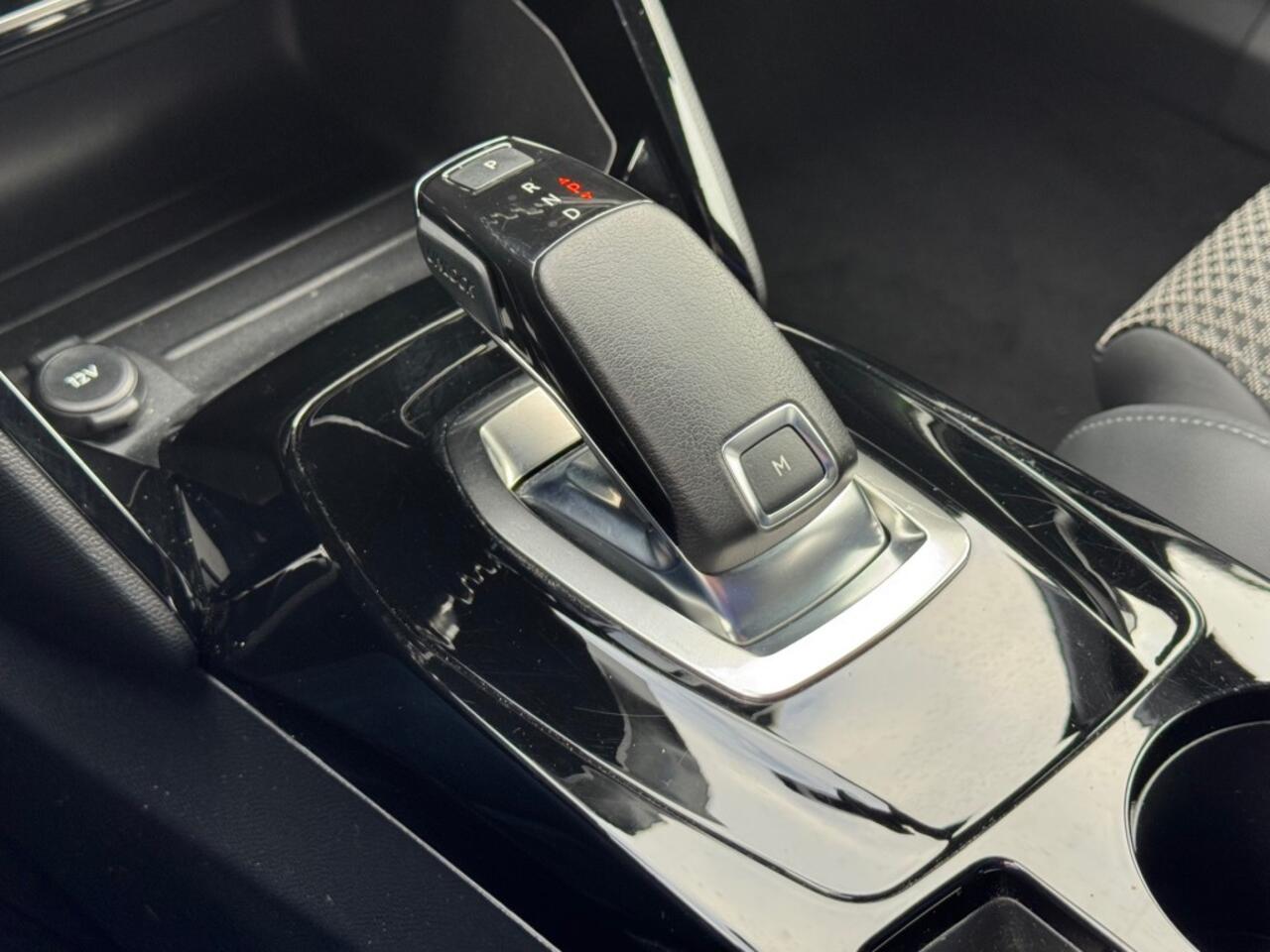 Peugeot 2008 1.2 TURBO AUT. 130PK GT-LINE LED NAVI CAMERA CARPLAY AIRCO LMV PDC