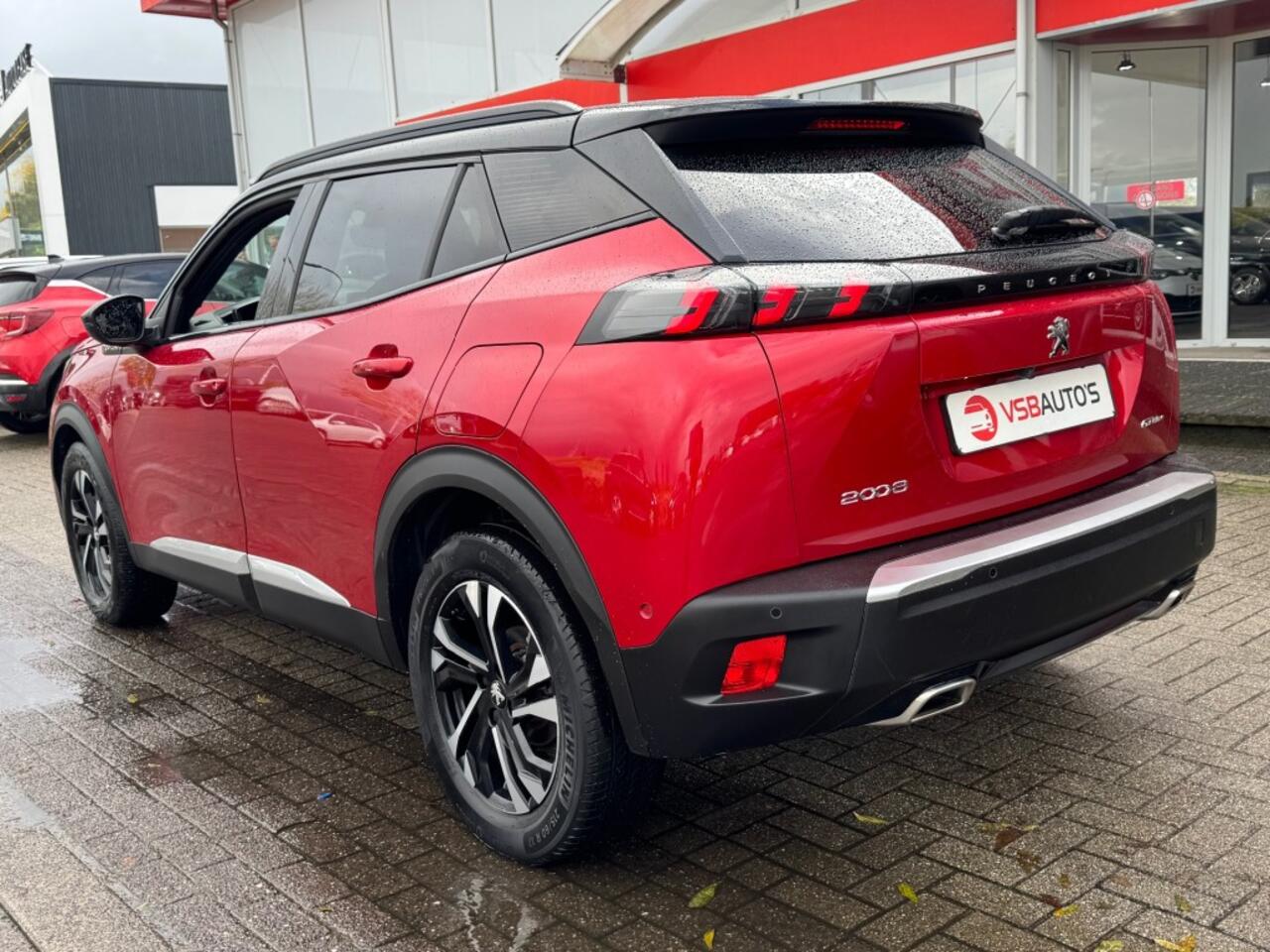 Peugeot 2008 1.2 TURBO AUT. 130PK GT-LINE LED NAVI CAMERA CARPLAY AIRCO LMV PDC