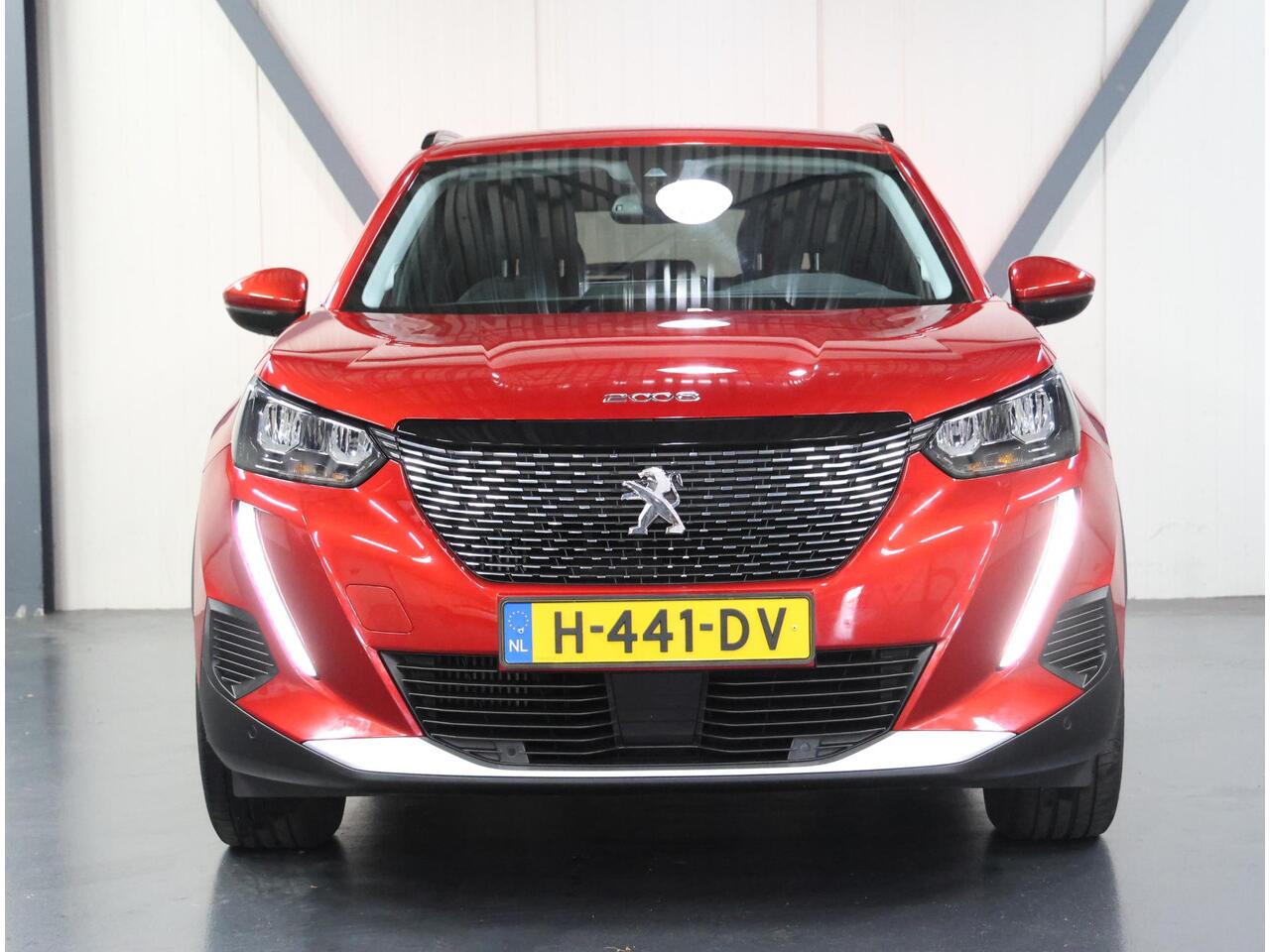 Peugeot 2008 1.2 130PK Allure | AppleCarPlay/AndroidAuto | Armsteun | Climate Control | Adaptive Cruise Control | Camera | FULL LED | Navigatie | LMV | Parkeersensoren | Privacy Glass | Isofix |