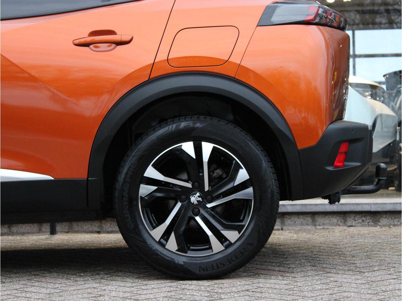 Peugeot 2008 1.2 PT Blue Lease Allure | Trekhaak / Camera / Climate