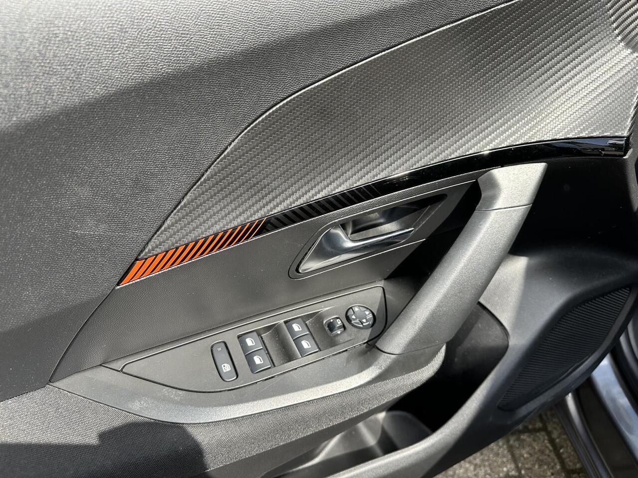 Peugeot 2008 1.2 Turbo 130 PK Active | All season banden | Volledig dealer onderhouden | 6 Versnellingsbak | Trekhaak 1200 KG | Navigatie via Telefoon | Stoelverwarming | Airconditioning | Lichtmetalen Velgen | Parkeersensoren | LED Verlichting | Apple Carplay & Andro