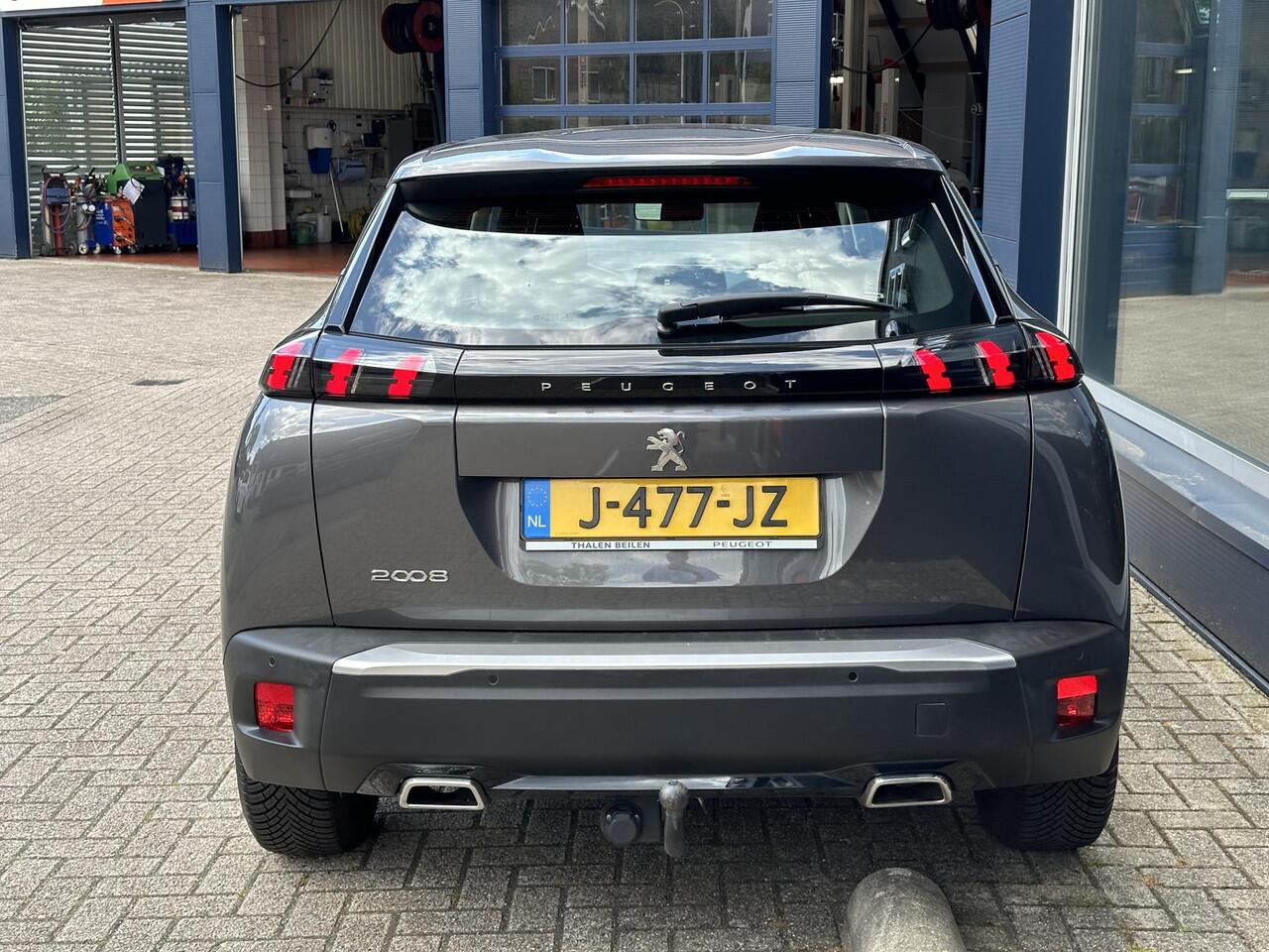 Peugeot 2008 1.2 Turbo 130 PK Active | All season banden | Volledig dealer onderhouden | 6 Versnellingsbak | Trekhaak 1200 KG | Navigatie via Telefoon | Stoelverwarming | Airconditioning | Lichtmetalen Velgen | Parkeersensoren | LED Verlichting | Apple Carplay & Andro