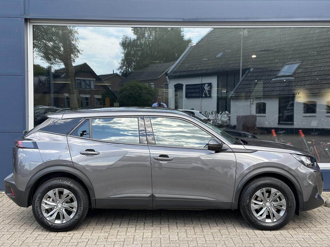 Peugeot 2008 1.2 Turbo 130 PK Active | All season banden | Volledig dealer onderhouden | 6 Versnellingsbak | Trekhaak 1200 KG | Navigatie via Telefoon | Stoelverwarming | Airconditioning | Lichtmetalen Velgen | Parkeersensoren | LED Verlichting | Apple Carplay & Andro