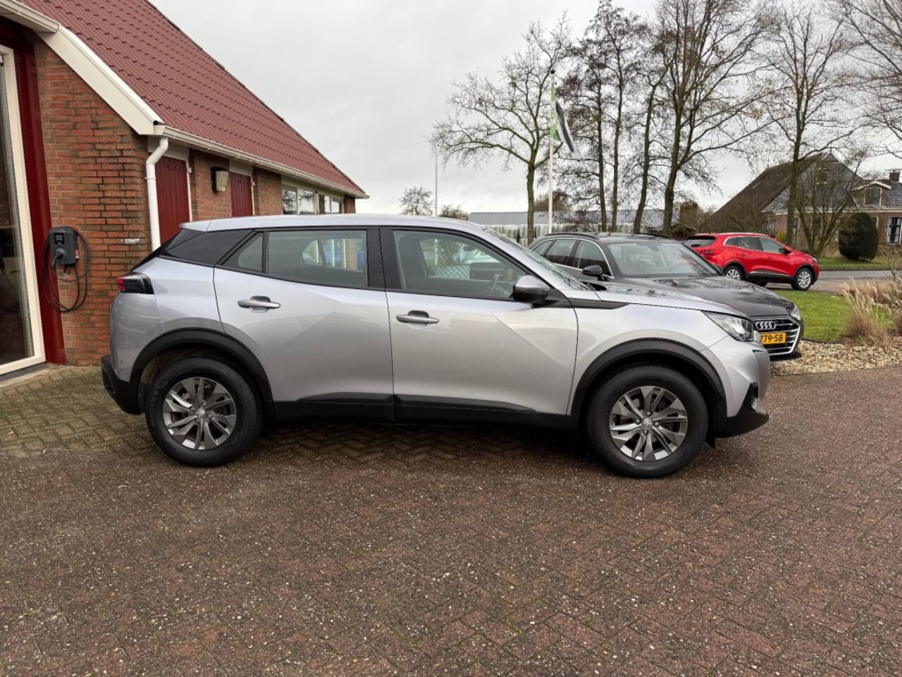 Peugeot 2008 1.2 PURE TECH BLUE LEASE ACTIVE SLECHTS 48.493 KM!!