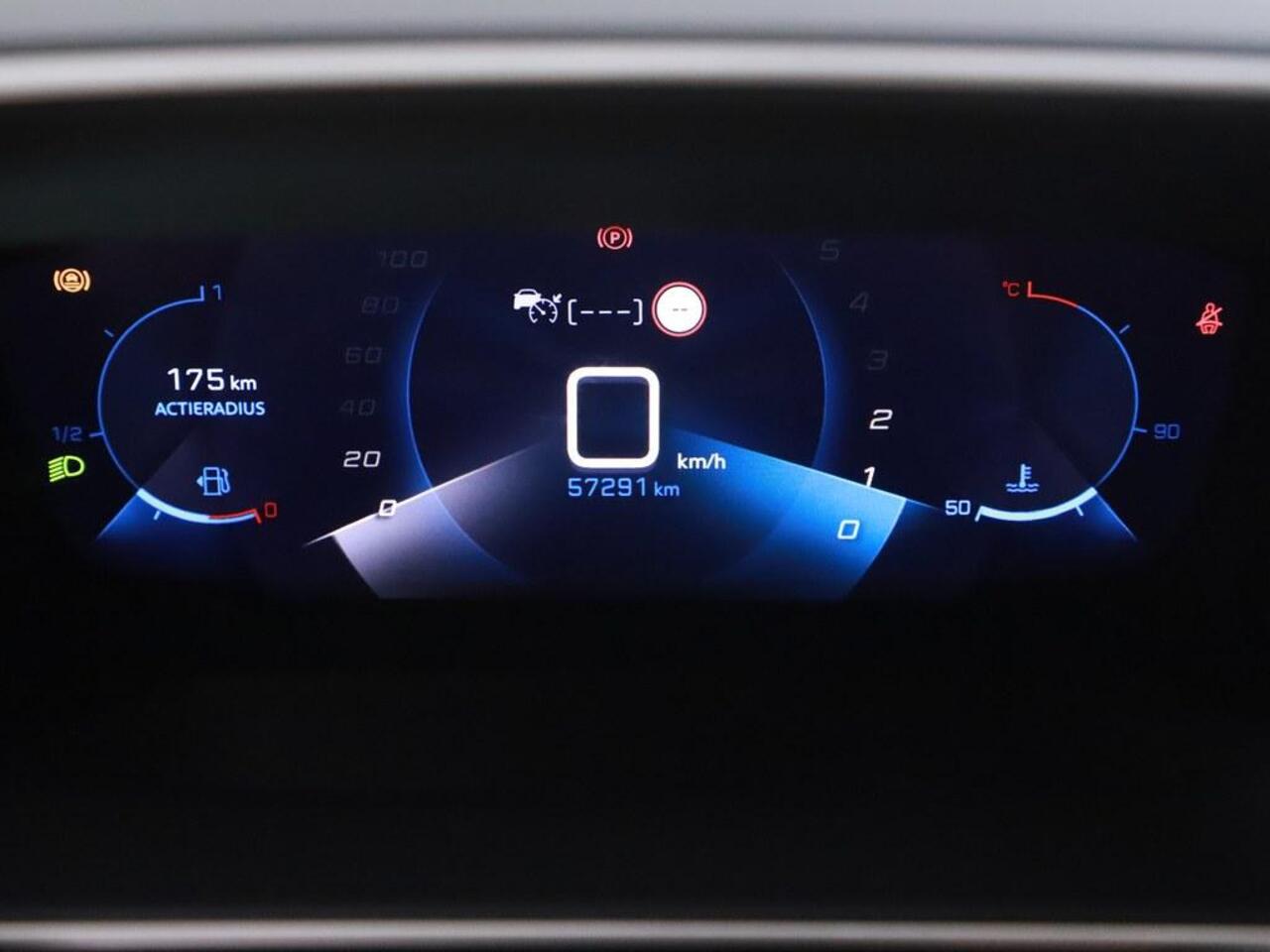 Peugeot 2008 1.2T 130PK Allure Trekhaak/Winterpakket/Ecc/Camera