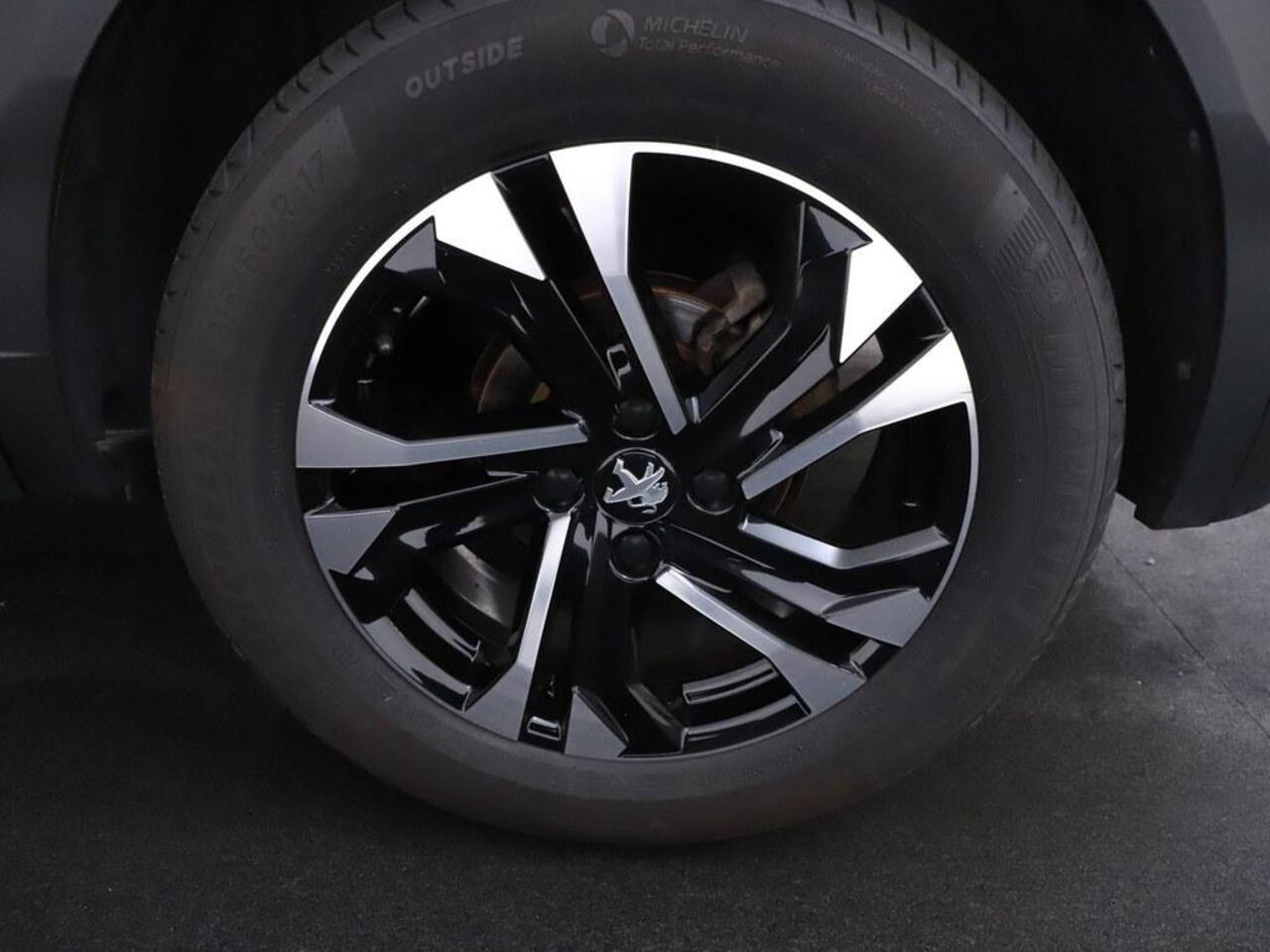 Peugeot 2008 1.2T 130PK Allure Trekhaak/Winterpakket/Ecc/Camera