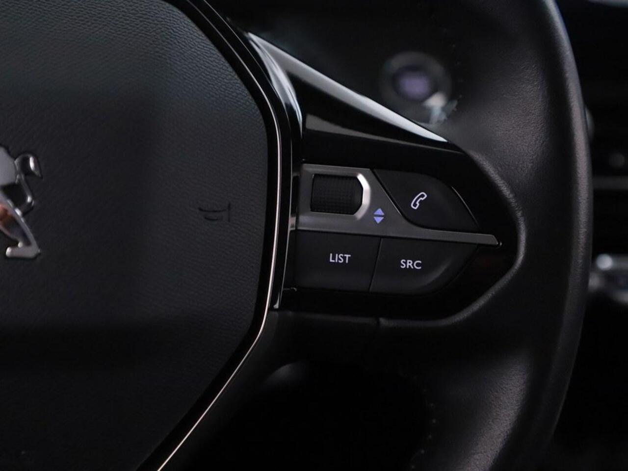 Peugeot 2008 1.2T 130PK Allure Trekhaak/Winterpakket/Ecc/Camera