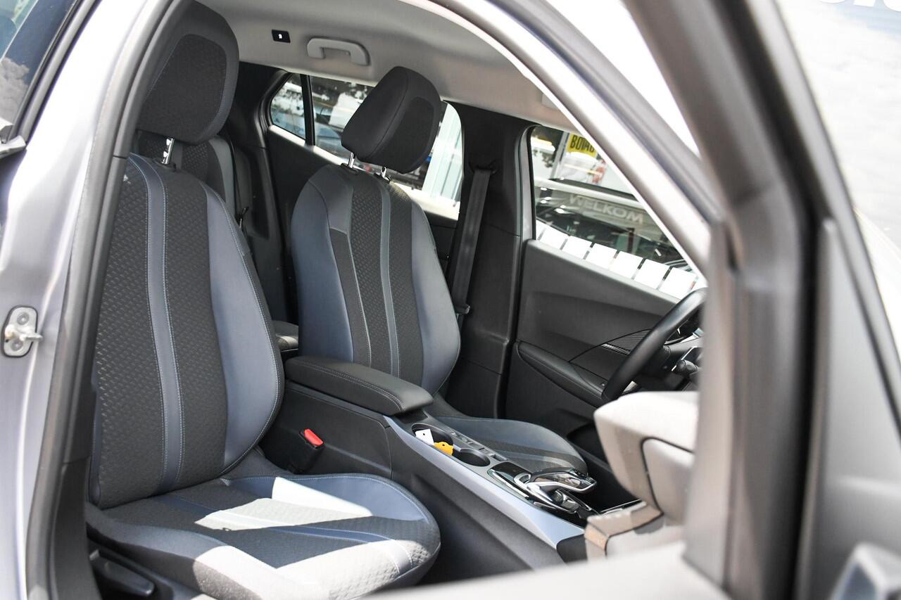 Peugeot 2008 1.2 Allure 130PK 1 EIGENAAR / APPLE CARPLAY / NAVI