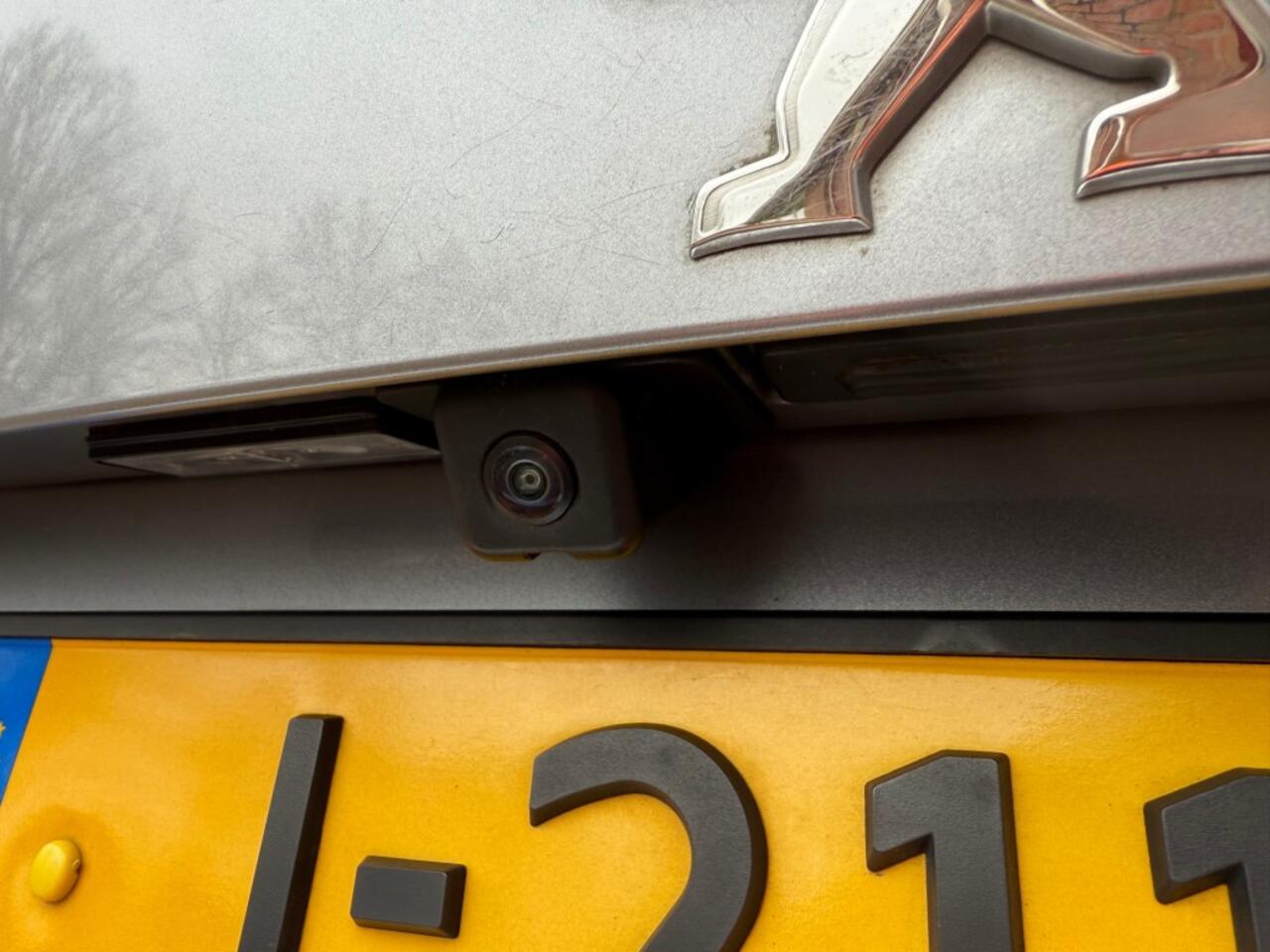 Peugeot 2008 1.2 PURE TECH BLUE LEASE ACTIVE SLECHTS 48.493 KM!!