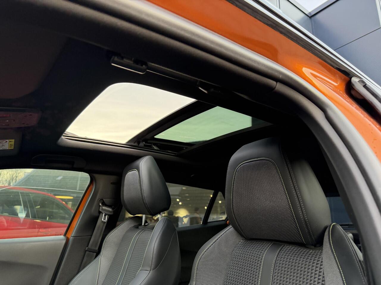 Peugeot 2008 1.2 Turbo 130 PK GT-Line | Panorama Schuif-Kanteldak | Navigatie via Telefoon | Stoelverwarming | Cruise Control | Full LED Verlichting | Keyless Start | 18" Lichtmetalen Velgen EVISSA | Climate Control | Camera | Parkeersensoren |