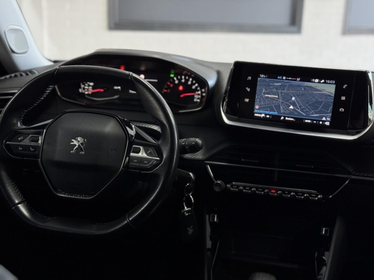 Peugeot 2008 1.2 PureTech Active CARPLAY NAVI LANE
