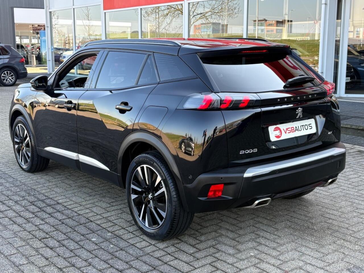 Peugeot 2008 1.2 PURETECH 155PK AUT. GT+ NAVI CAMERA CARPLAY STOELVERWARMING AIRCO LMV PDC