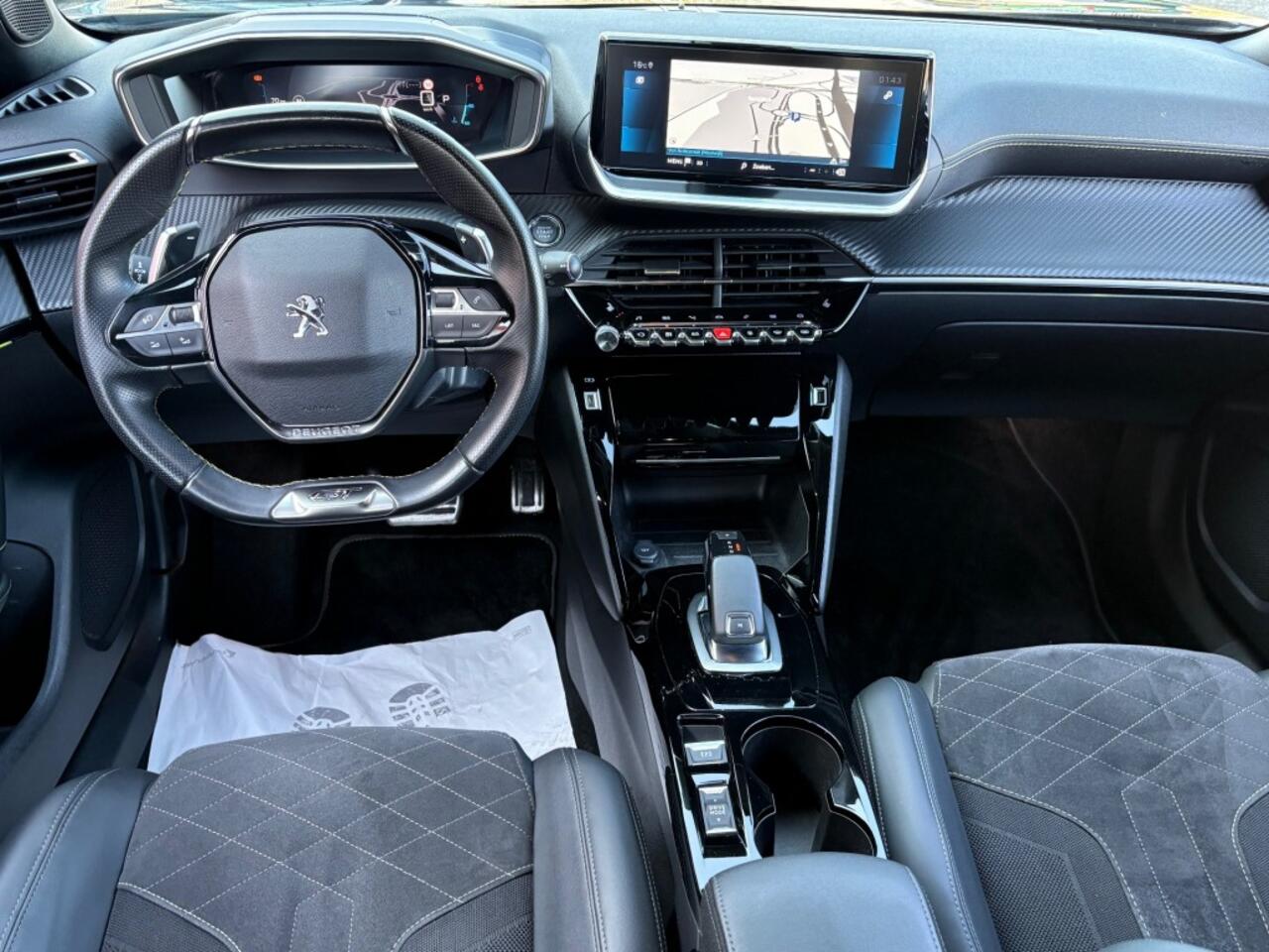 Peugeot 2008 1.2 PURETECH 155PK AUT. GT+ NAVI CAMERA CARPLAY STOELVERWARMING AIRCO LMV PDC