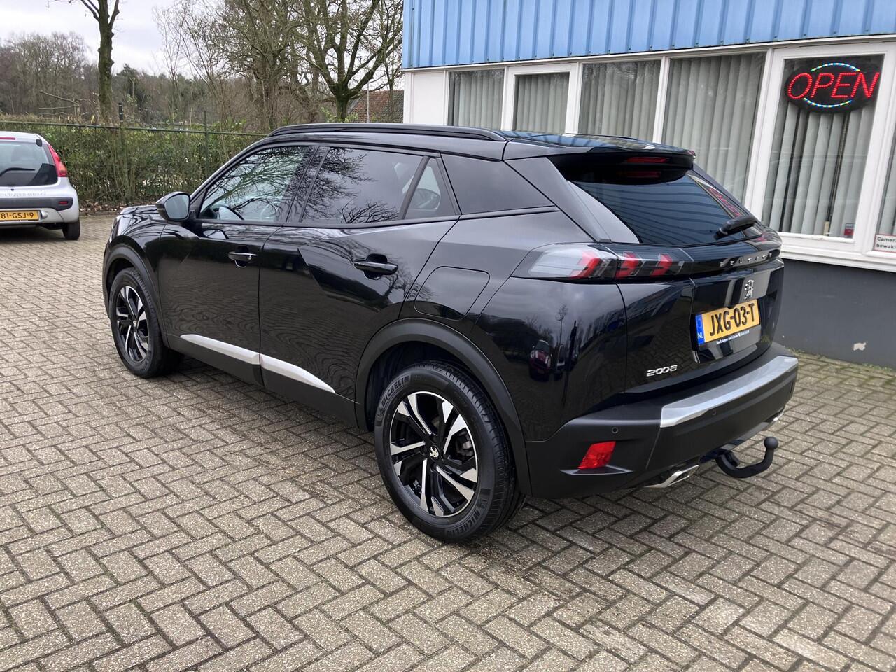 Peugeot 2008 1.2 Allure 130pk Airco Camera Trekhaak Stoelverw.