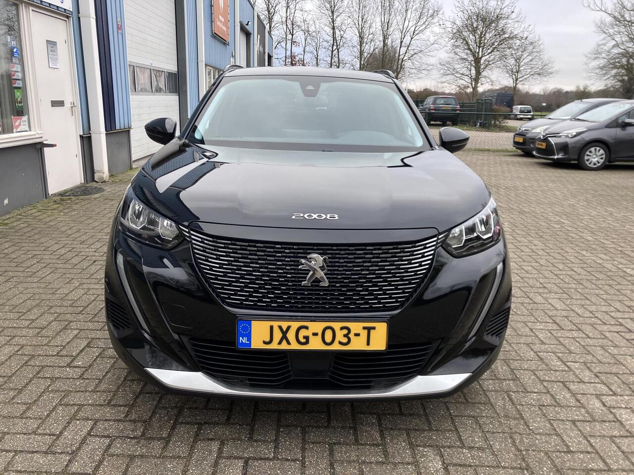 Peugeot 2008 1.2 Allure 130pk Airco Camera Trekhaak Stoelverw.