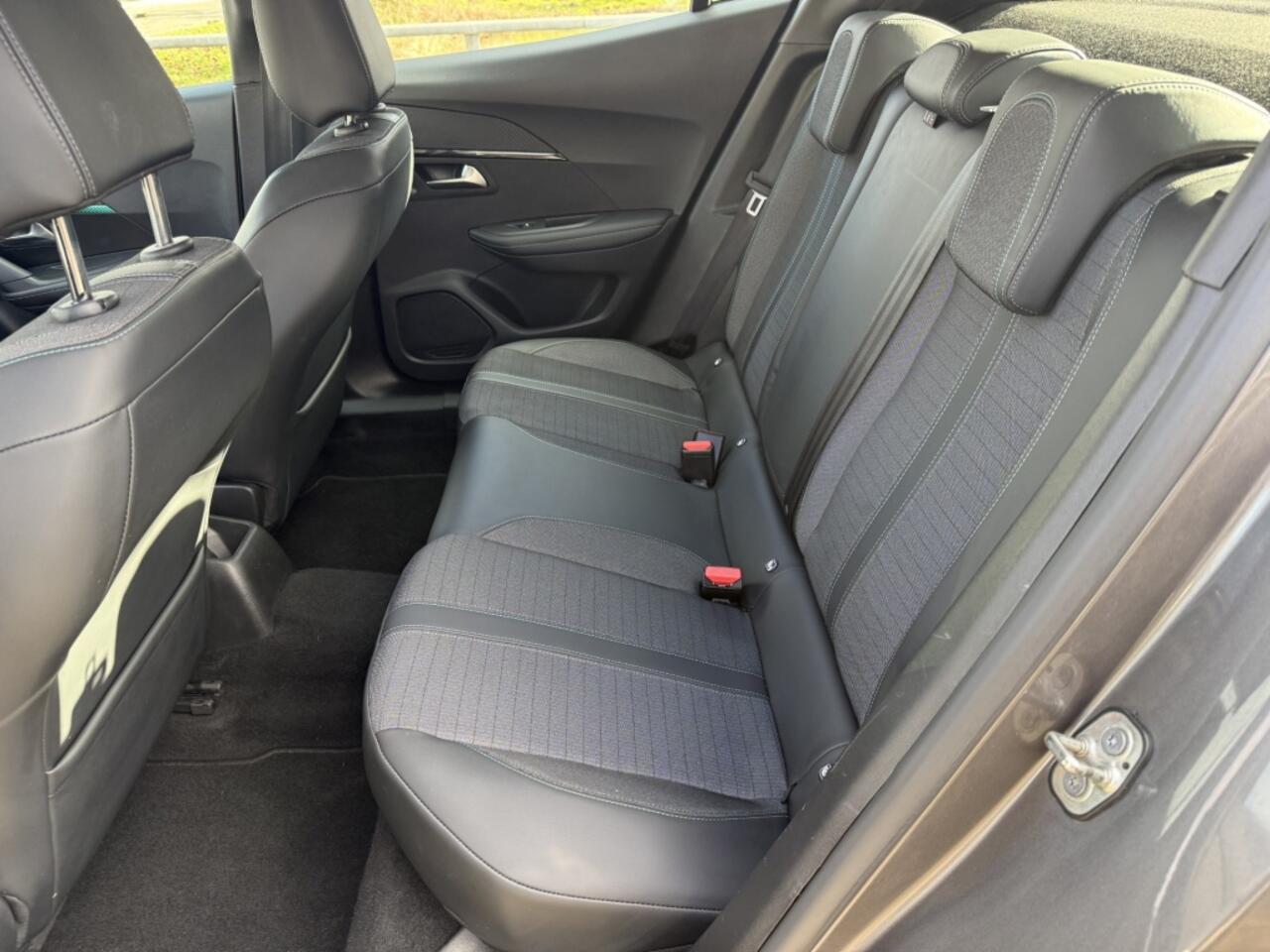 Peugeot 2008 1.2 PureTech Allure Cam360/Virtual/cruise/6bak