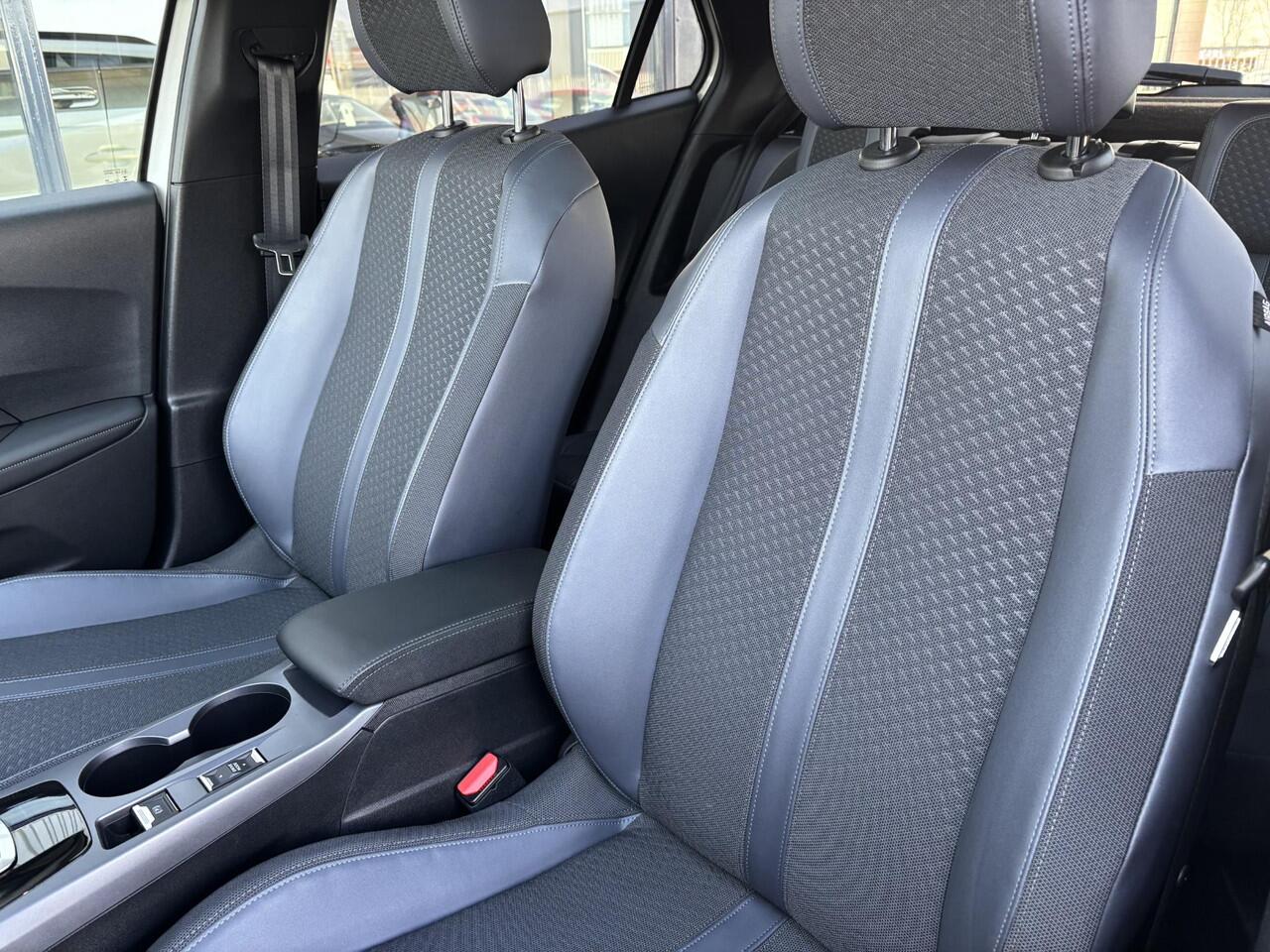 Peugeot 2008 1.2 PureTech Automaat Allure Navi/Panorama/Trekhaak