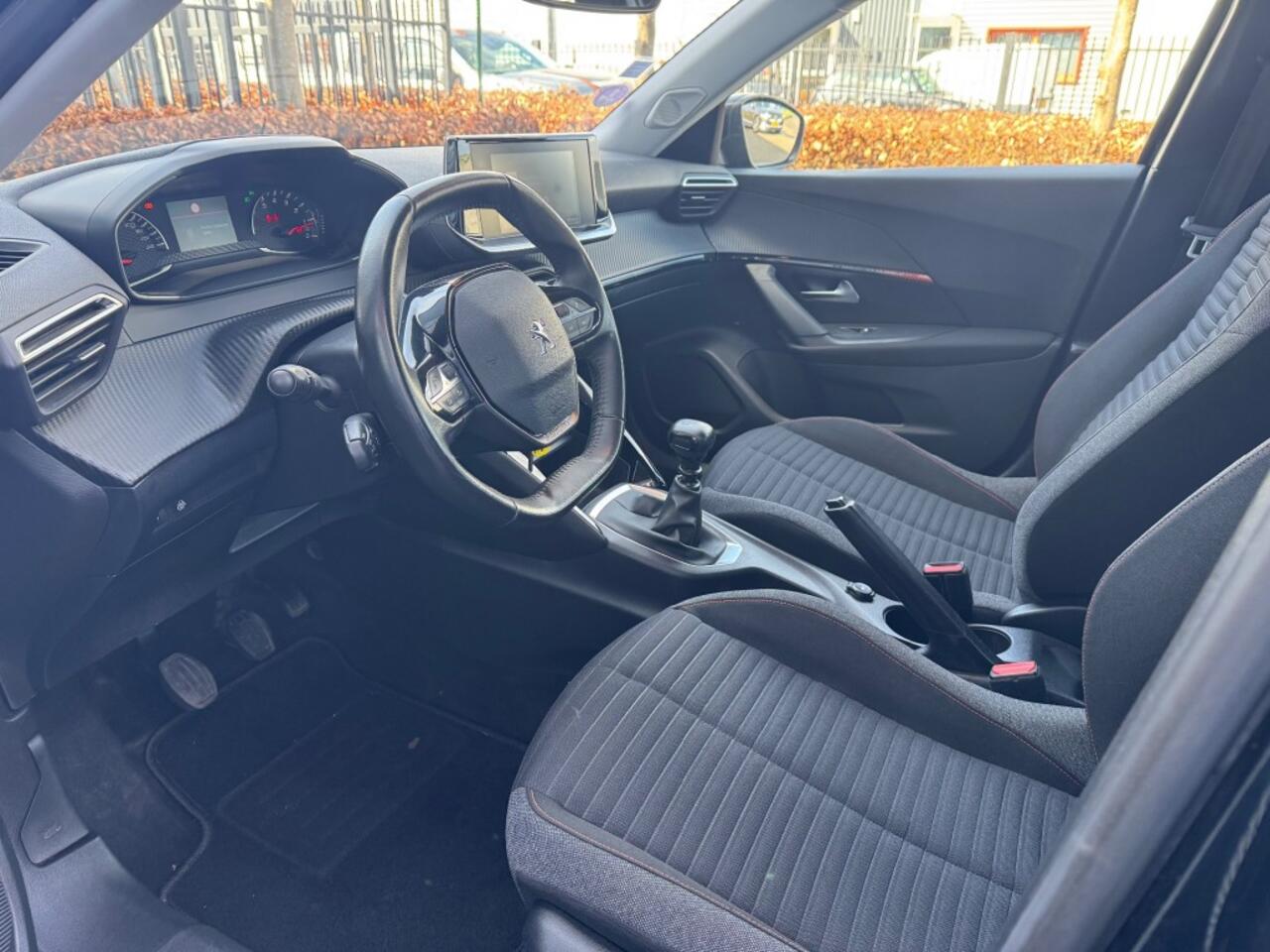 Peugeot 2008 1.2 Active Business + Led + PDC + Nav + Car-play - 55.508km !