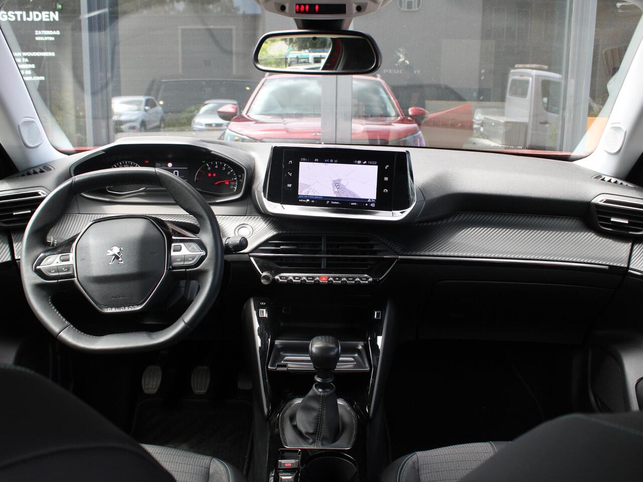 Peugeot 2008 1.2 PureTech Allure Camera, Trekhaak, Navigatie