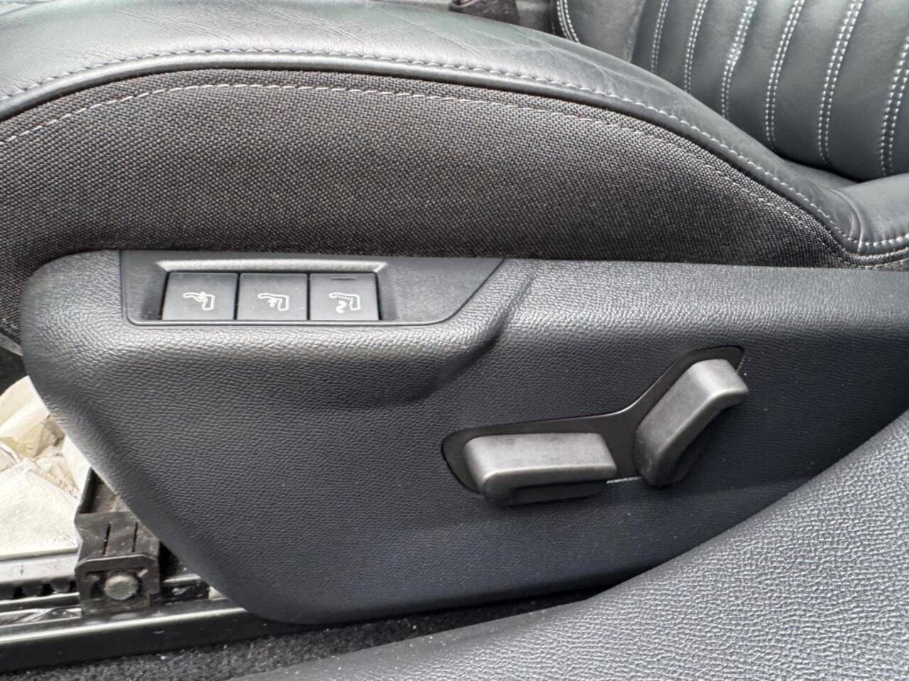 Peugeot 2008 1.2 TURBO 130PK GT LEER NAVI PANO-DAK CAMERA AIRCO LMV PDC