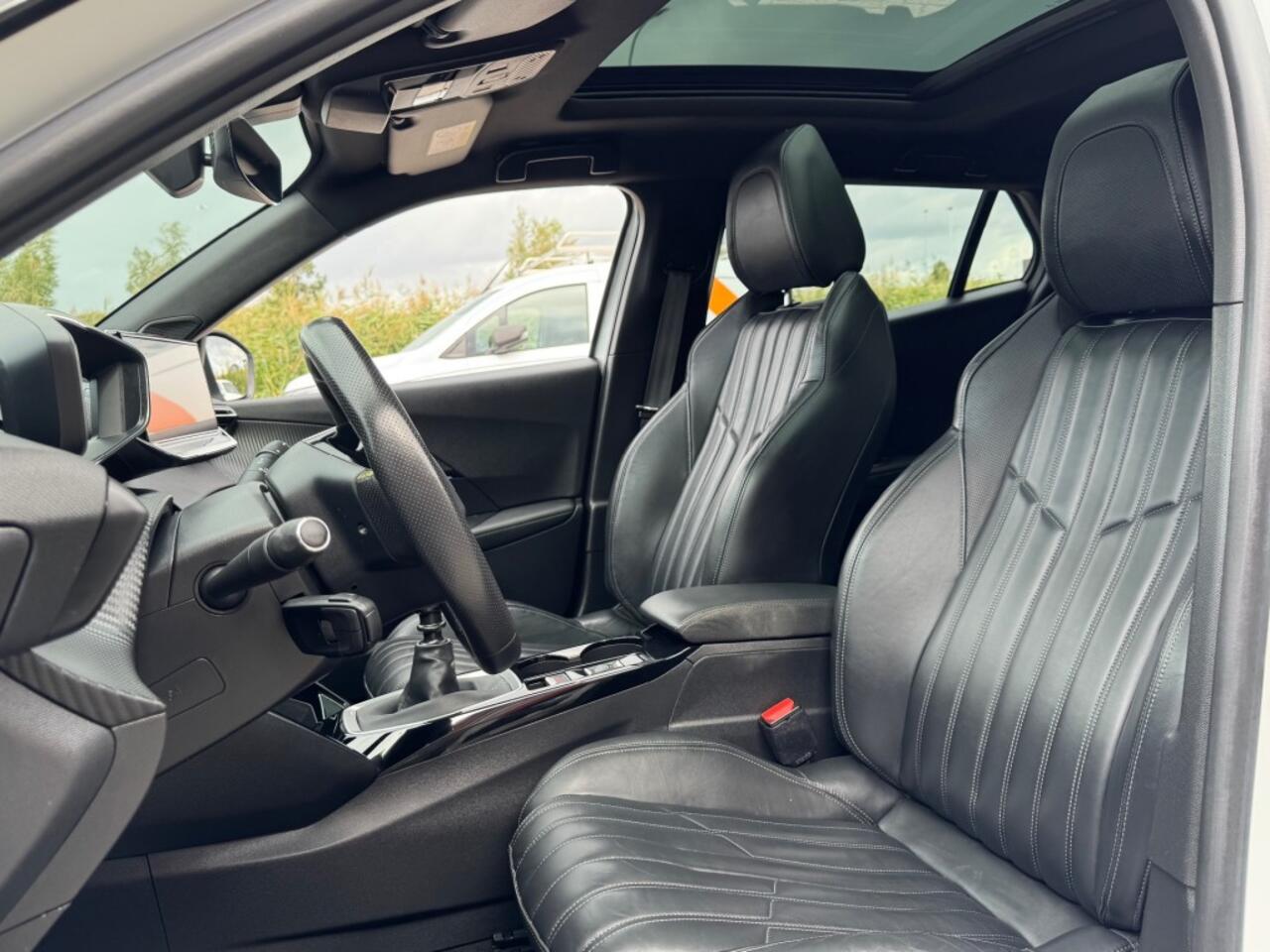 Peugeot 2008 1.2 TURBO 130PK GT LEER NAVI PANO-DAK CAMERA AIRCO LMV PDC