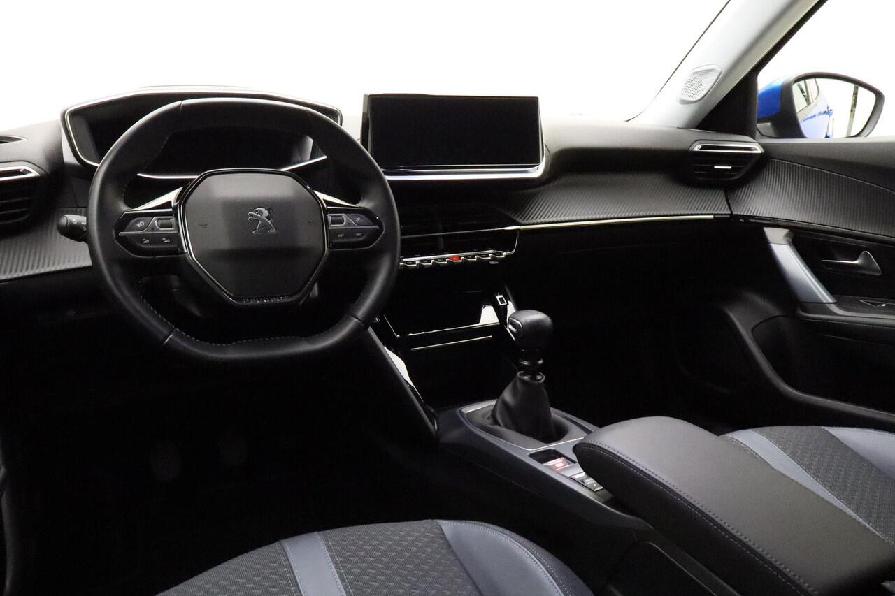 Peugeot 2008 1.2 PureTech Allure | Apple Carplay/Android Auto | Navigatie | 3D Cockpit | Cruise control | Keyless entry + Start | Parkeersensoren V+A | Achteruitrijcamera |