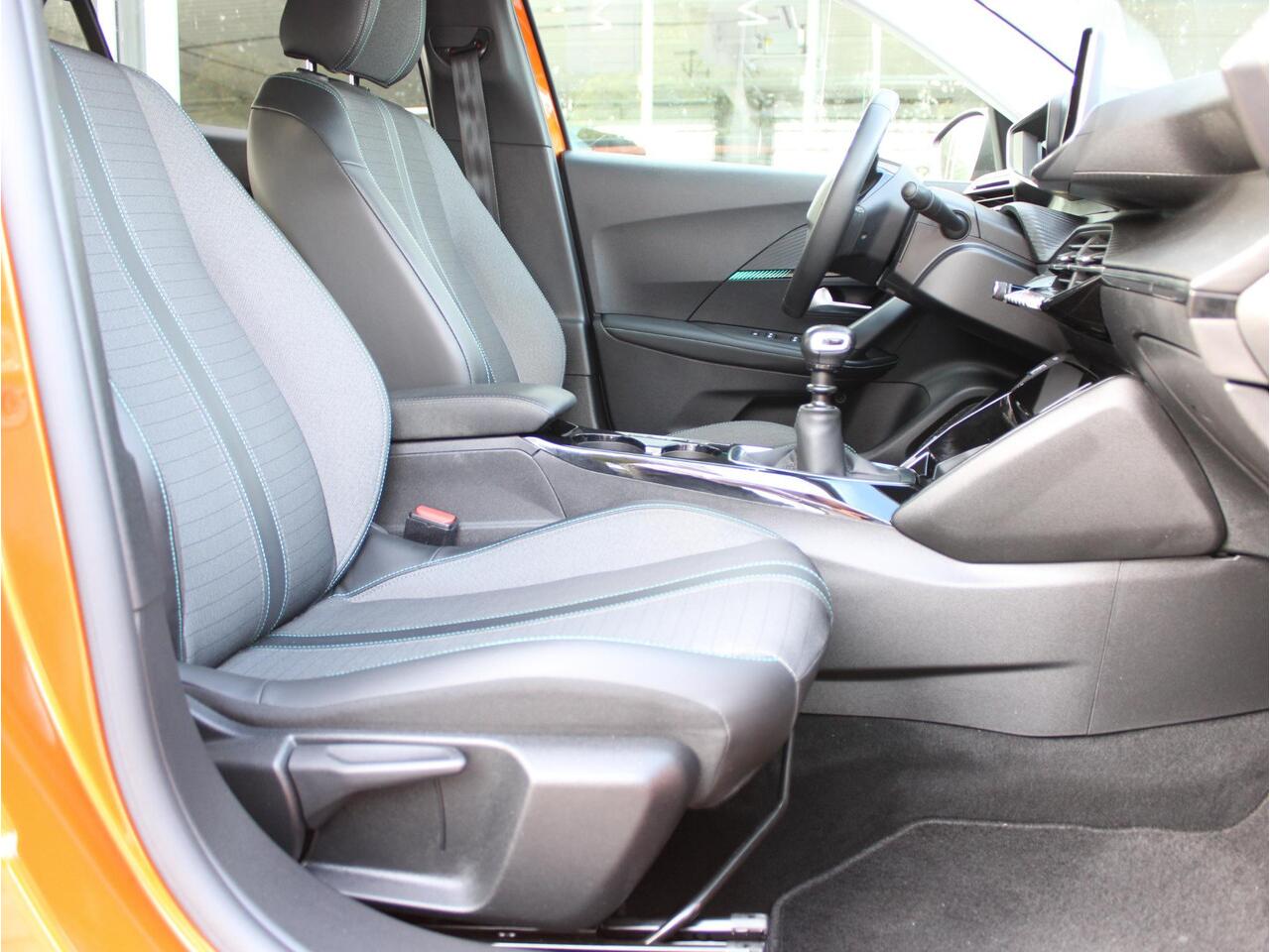 Peugeot 2008 1.2 PT Allure Pack | Camera / Climate / Navi