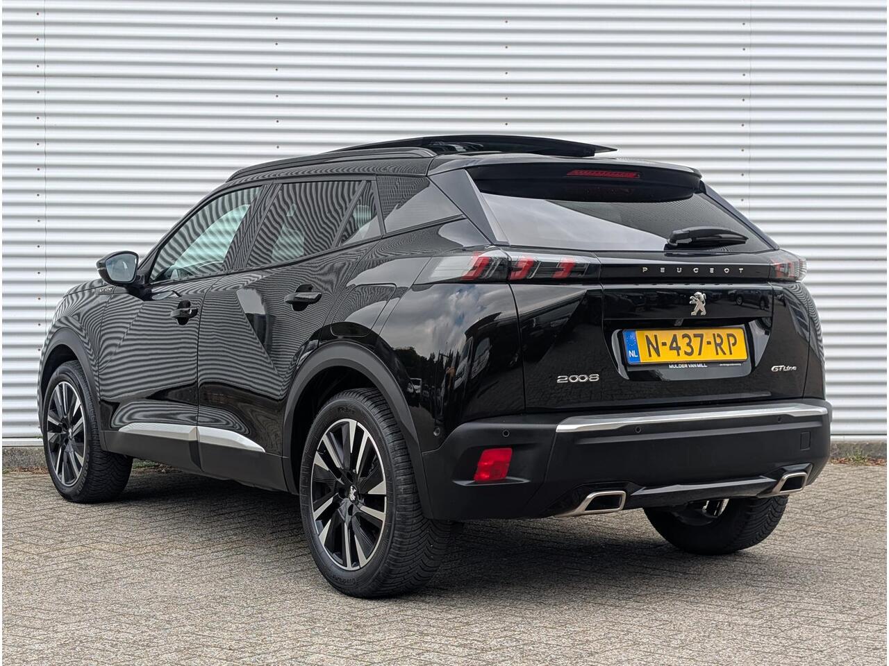 Peugeot 2008 GT 1.2 Turbo 130pk EAT8 | FOCAL HIFI | SCHUIF/KANTELDAK | NAVI | STOELVERW. | CAMERA |