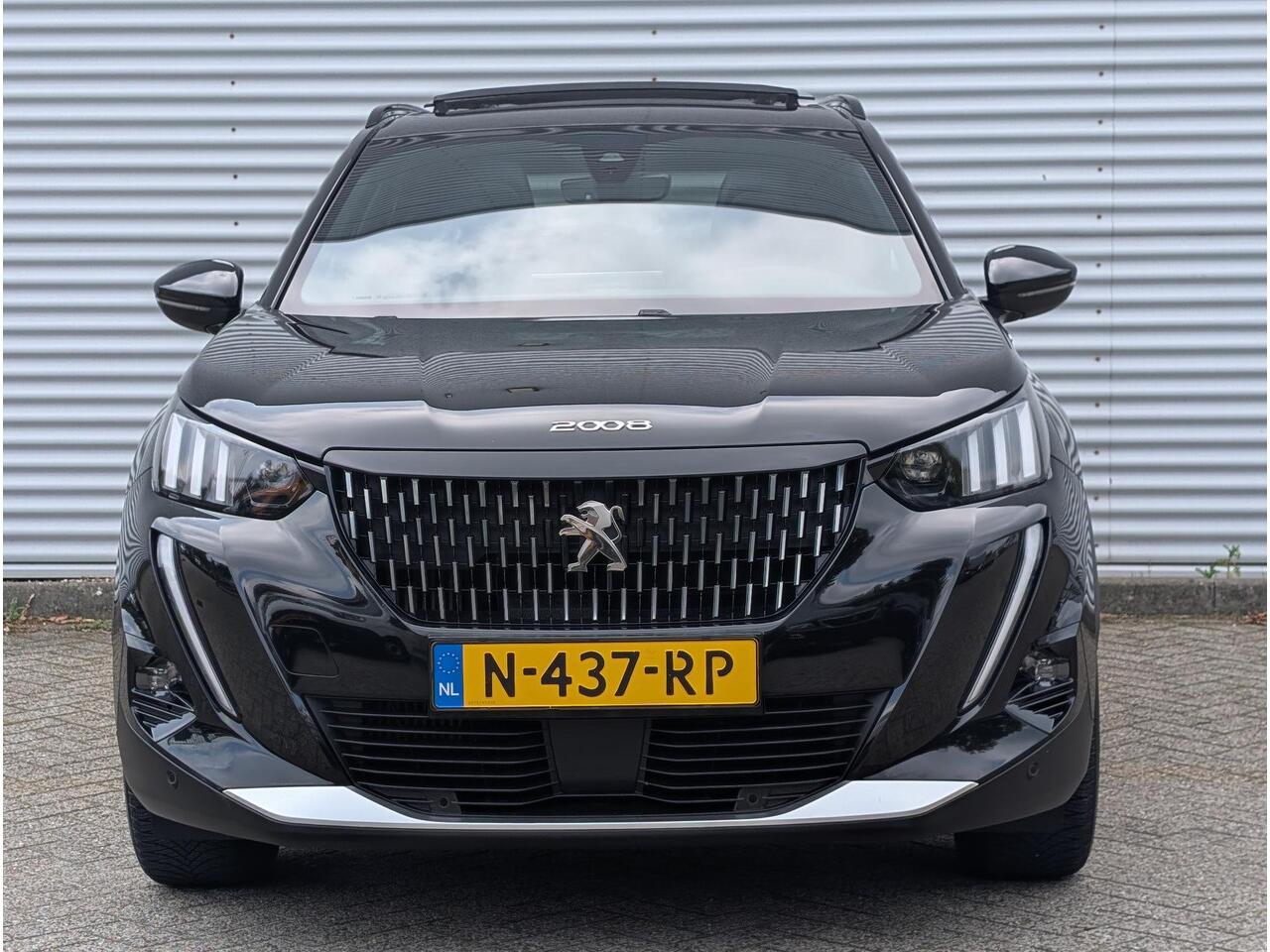 Peugeot 2008 GT 1.2 Turbo 130pk EAT8 | FOCAL HIFI | SCHUIF/KANTELDAK | NAVI | STOELVERW. | CAMERA |