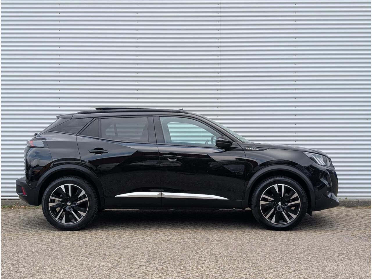 Peugeot 2008 GT 1.2 Turbo 130pk EAT8 | FOCAL HIFI | SCHUIF/KANTELDAK | NAVI | STOELVERW. | CAMERA |