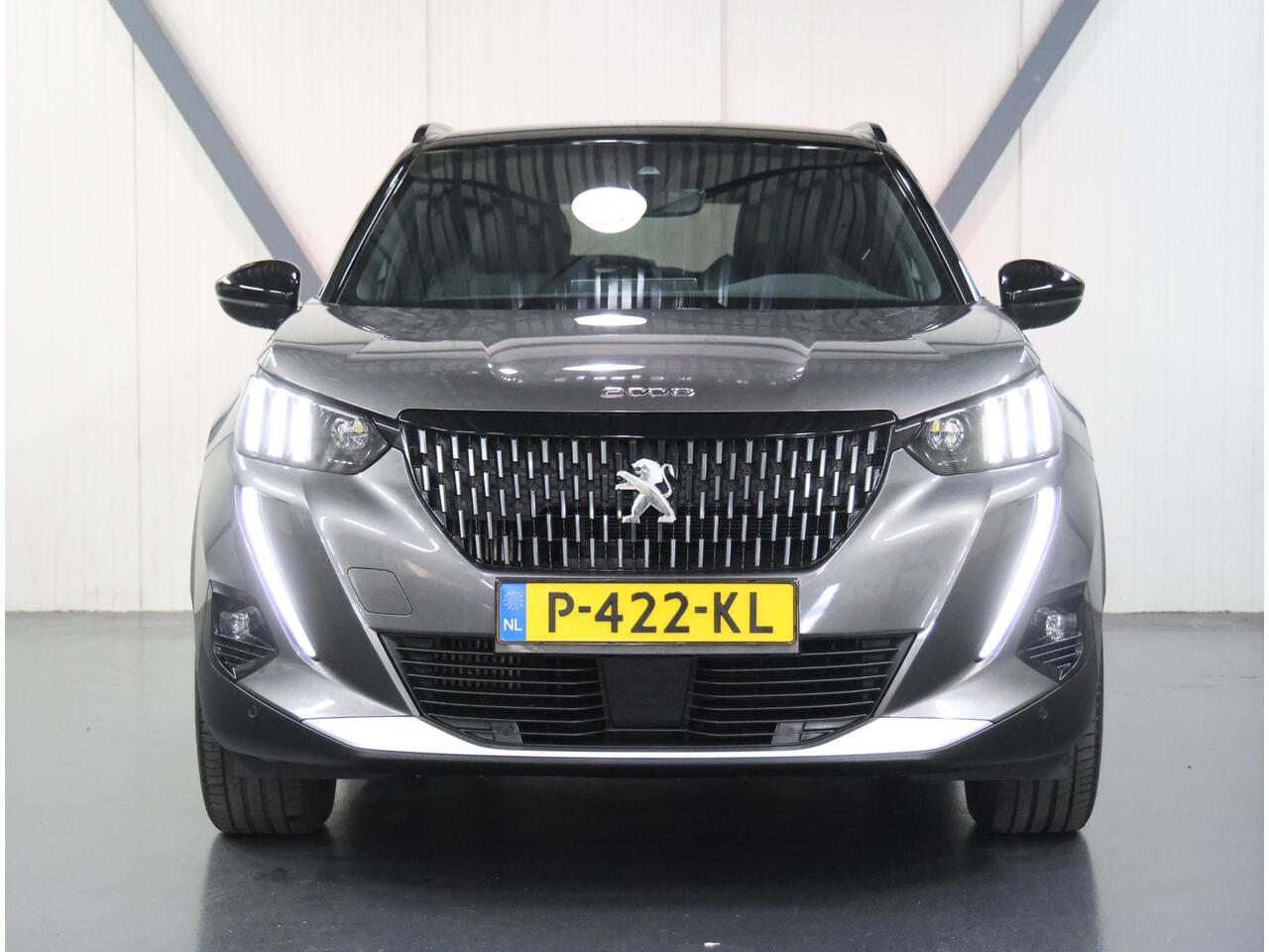 Peugeot 2008 1.2 130PK GT | AppleCarplay/Android Auto | 18"LMV | Camera | AUTOMAAT | Keyless | Cruise Control | Climate Control | Camera | FULL LED | Two-Tone | Sfeerverlichting | Isofix | Privacy Glass |