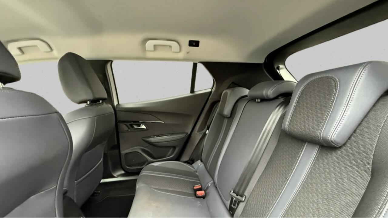 Peugeot 2008 1.2 PT Allure Pack ( Camera - Carplay - Luxe)