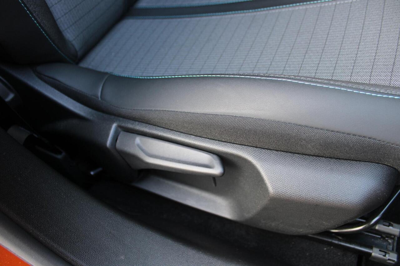 Peugeot 2008 1.2 PureTech Allure Pack Airco Navi Carplay 1e eig. 25.732km Nieuwstaat