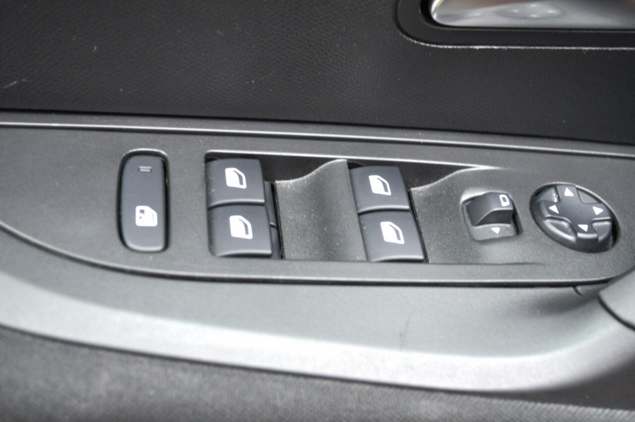 Peugeot 2008 1.2 Active Pack 130Pk Lmv LED connectsys