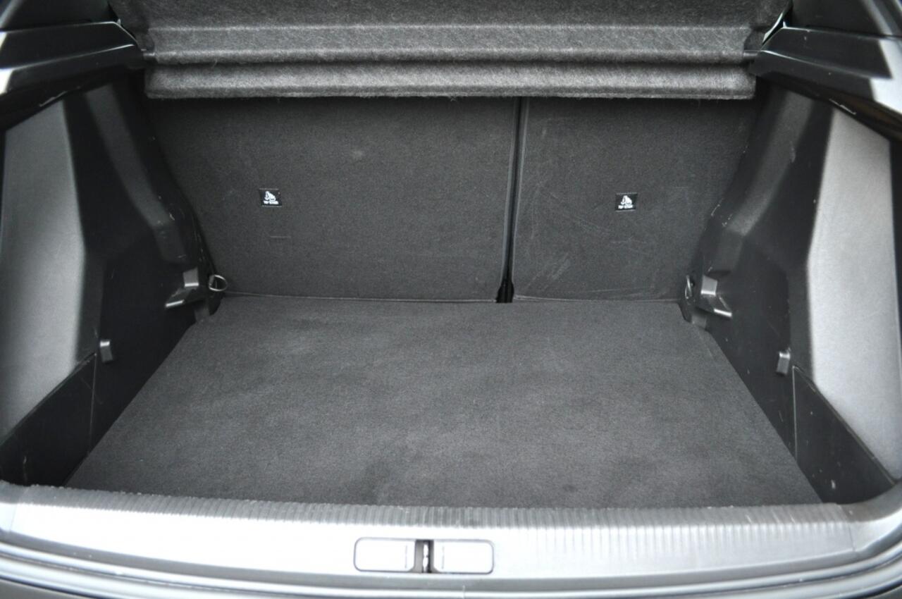 Peugeot 2008 1.2 Active Pack 130Pk Lmv LED connectsys