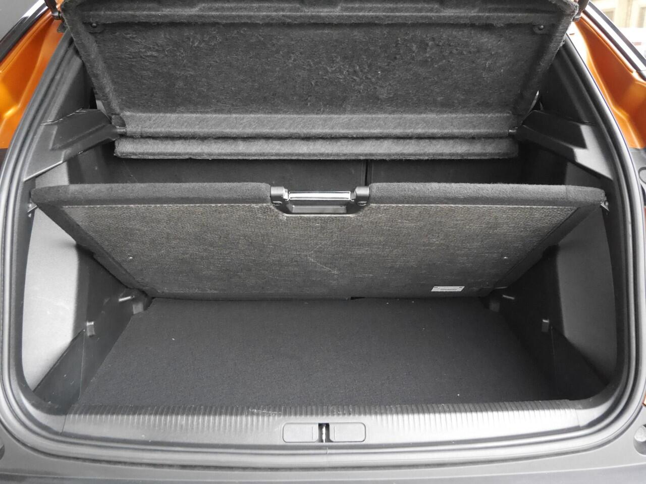 Peugeot 2008 1.2 130PK PureTech GT Pack | Stoelverwarming | Camera | 18inch | Adaptieve cruise control | Navigatie | Keyless entry & Start