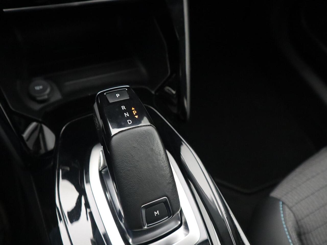 Peugeot 2008 1.2 PureTech Allure AUTOMAAT / FULL LED / CARPLAY / CLIMA / PDC / BLUETOOTH / CRUISE / NL-AUTO