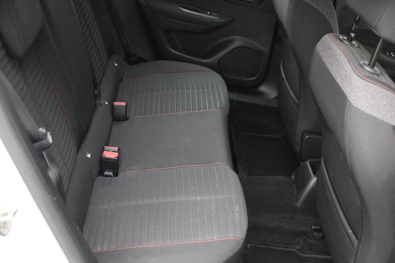 Peugeot 2008 1.2 PureTech 130pk Active Pack Automaat Airco Navi Camera Carplay Zeer mooi