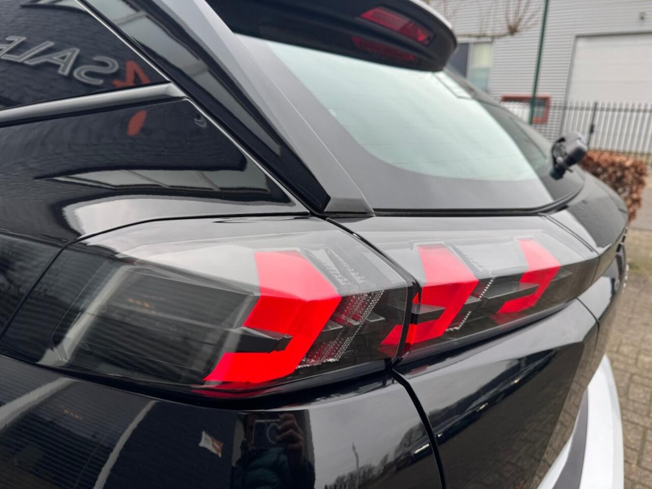 Peugeot 2008 1.2 Active Business + Led + PDC + Nav + Car-play - 06/2021