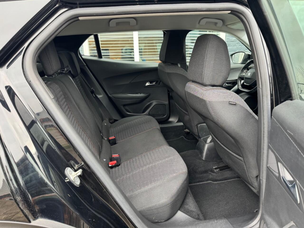 Peugeot 2008 1.2 Active Business + Led + PDC + Nav + Car-play - 06/2021