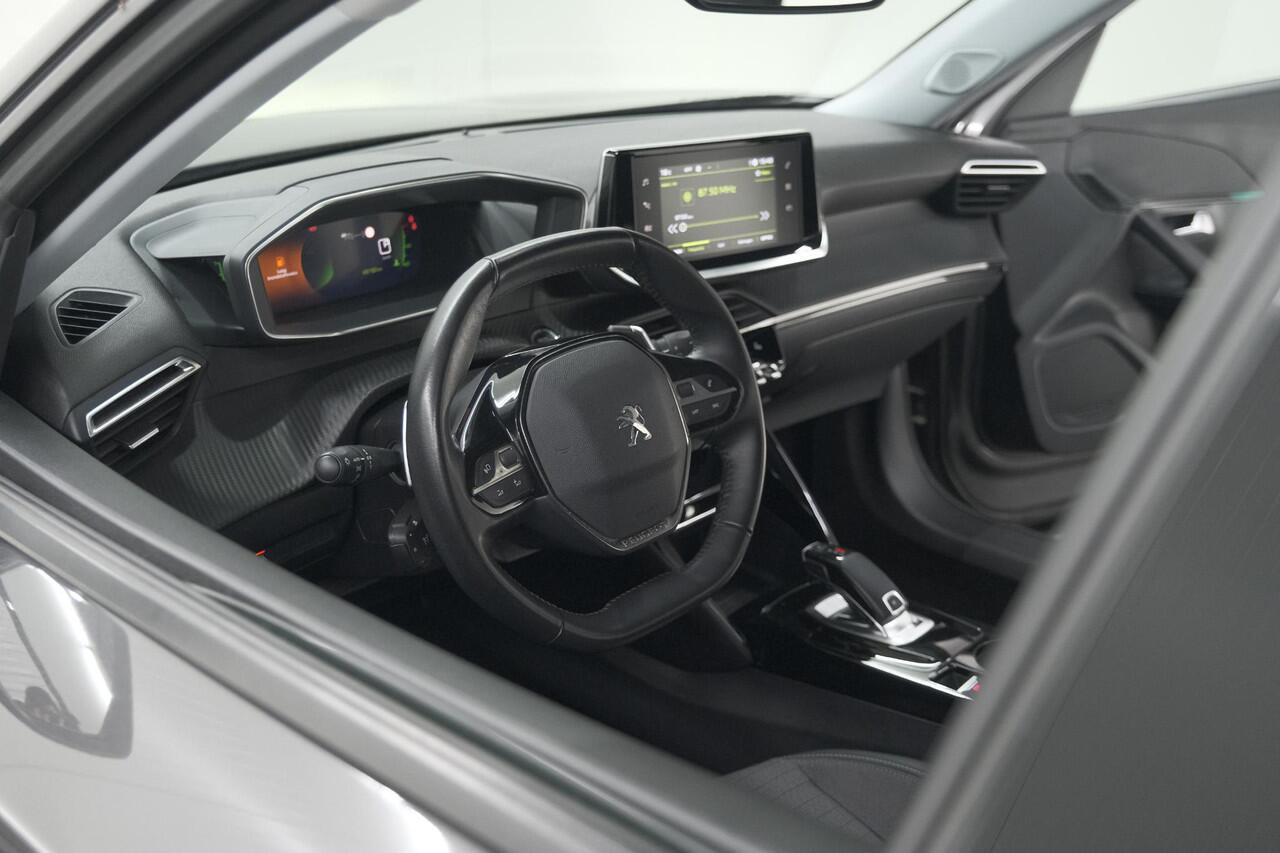 Peugeot 2008 PureTech 130 EAT8 Allure Pack | Stoelverwarming | Adaptieve Cruise Control | Camera