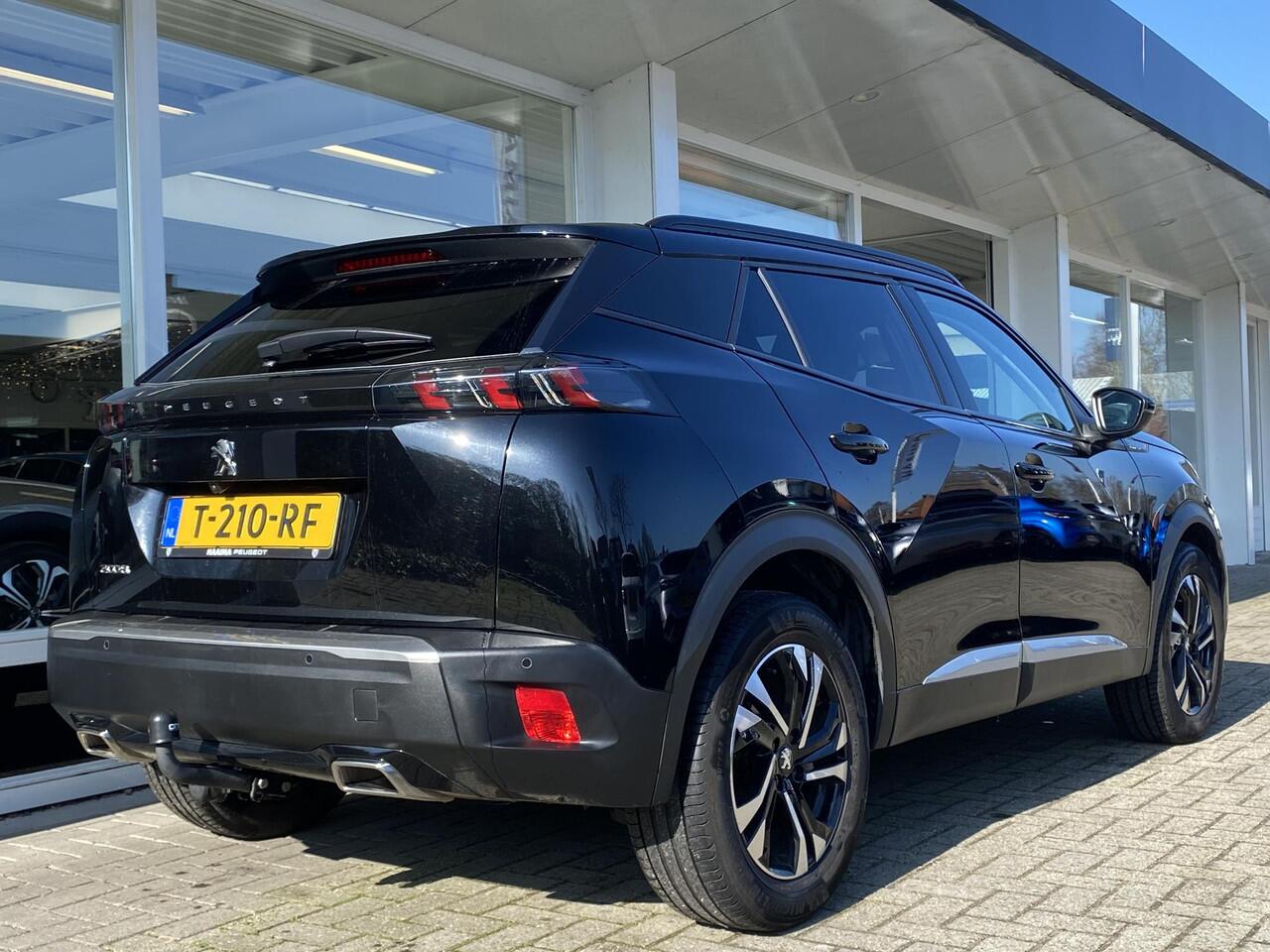 Peugeot 2008 1.2T 130pk Automaat Allure Pack | Trekhaak | Climate & Cruise Control | AppleCarplay/Android Auto | Achteruitrijd Camera | Stoelverwarming |