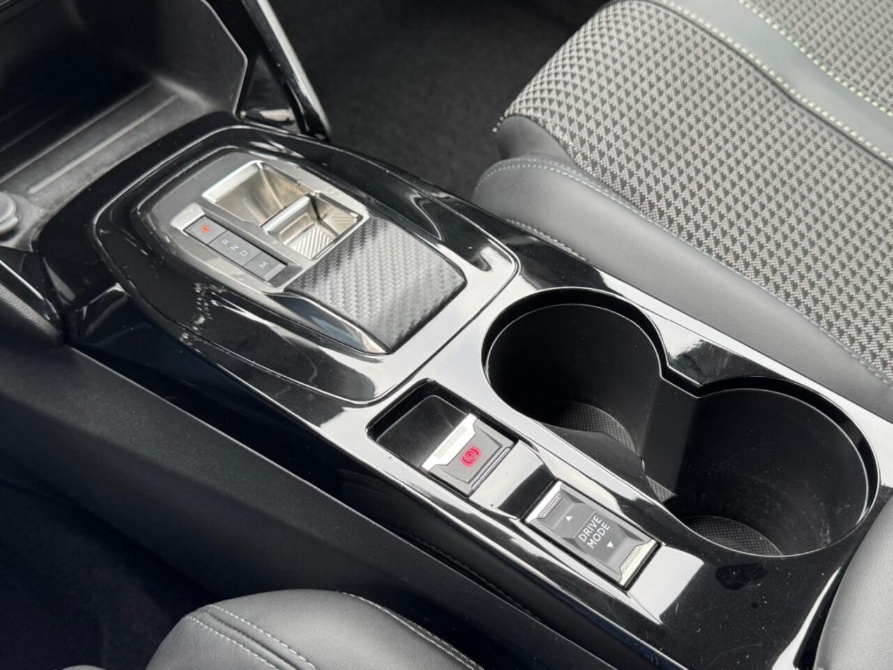 Peugeot 2008 1.2 TURBO 130PK AUT. GT NAVI CAMERA CARPLAY AIRCO LMV PDC